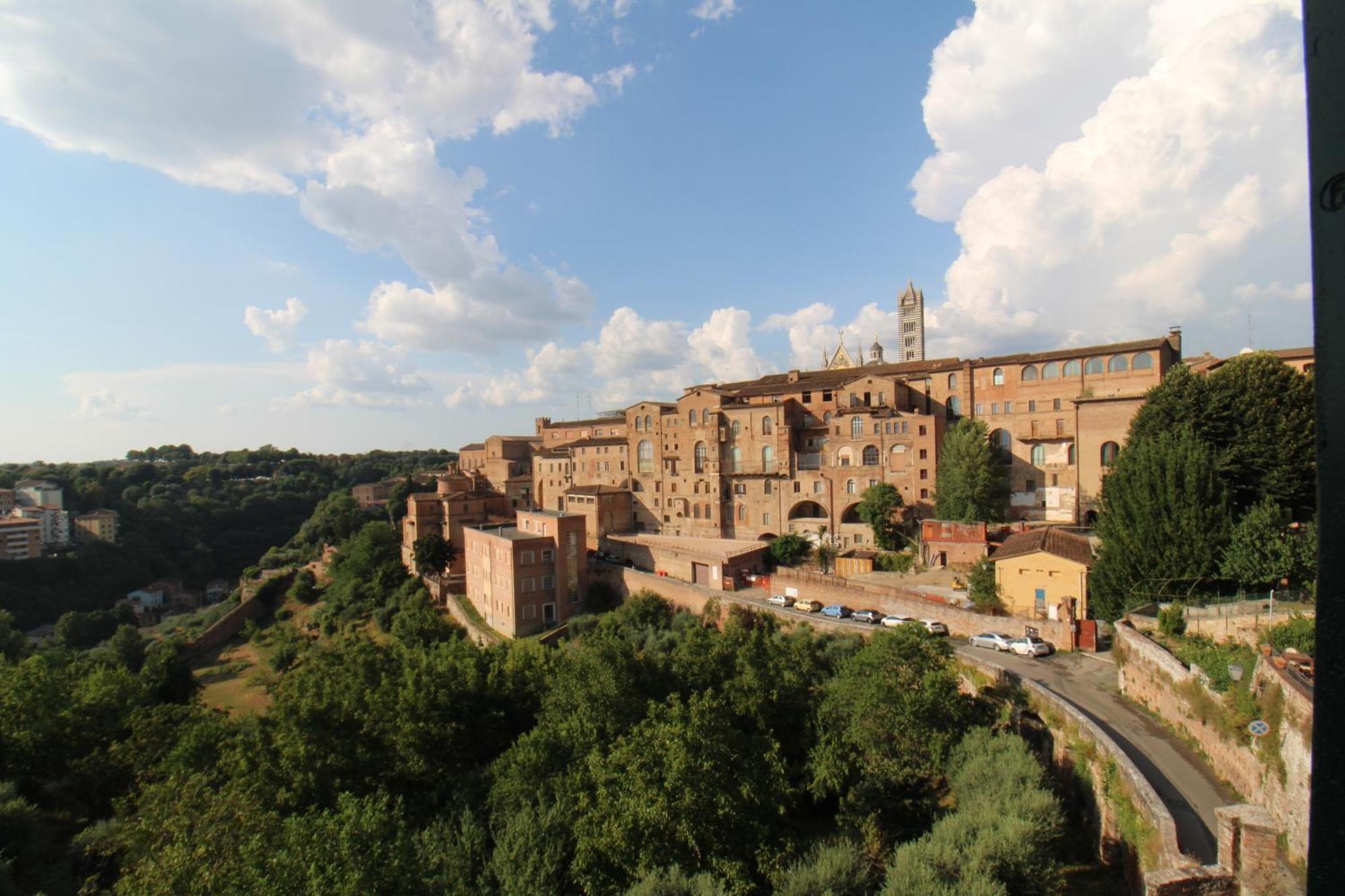 The View Appartement Siena Buitenkant foto